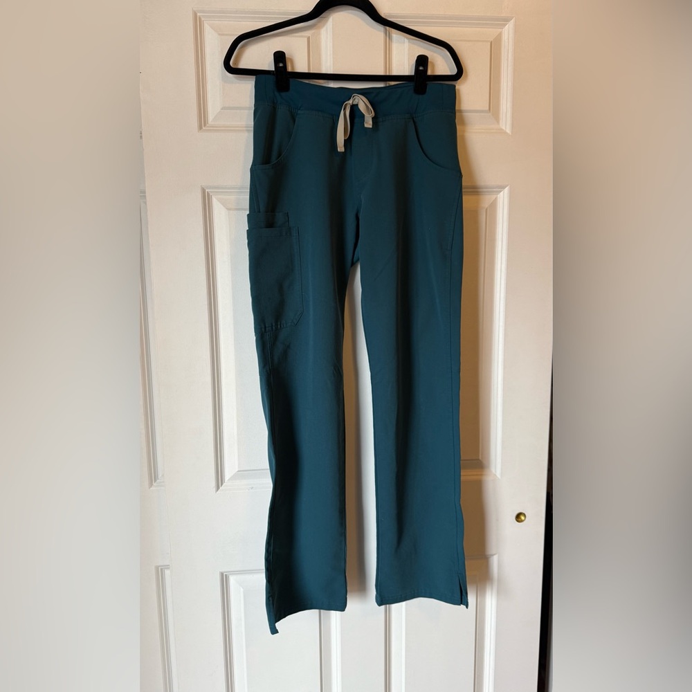 Figs Kade Cargo Scrub Pants